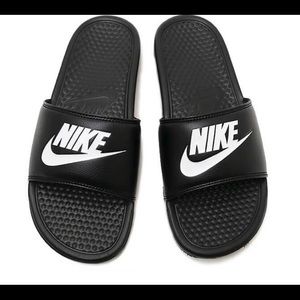 Black nike slides